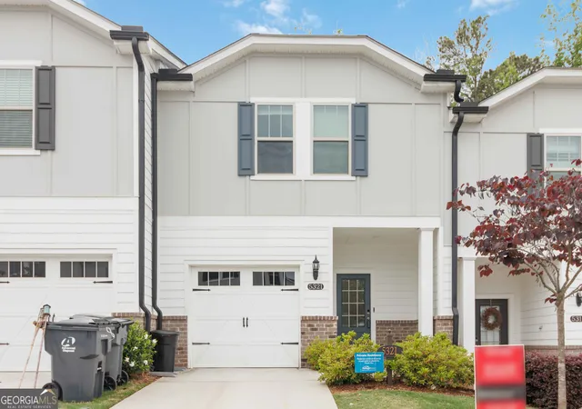 2nd image of 5321 Glade Park Dr, Lilburn, GA 30047 | MLS# 10763572