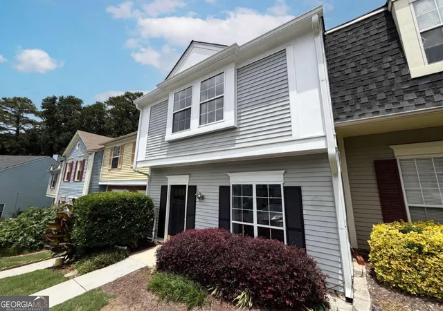 Photo 2 of Townhouse for sale at 3970 Hancock Cir, Atlanta, GA 30340 | MLS# 10788995 | Listing updated on 2026-09-27