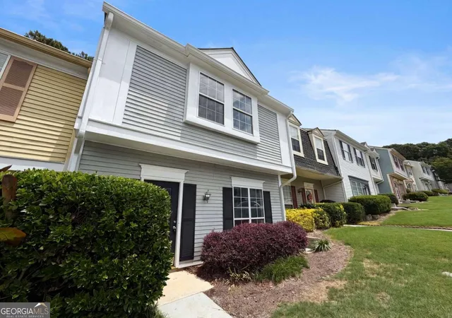 Photo 3 of Townhouse for sale at 3970 Hancock Cir, Atlanta, GA 30340 | MLS# 10788995 | Listing updated on 2026-09-27
