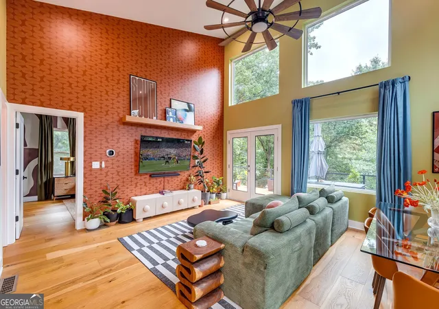 Photo 2 of Sale Pending at 1996 Phillips Dr Se, Atlanta, GA 30315 | MLS# 10806491 | Listing updated on 2026-09-02