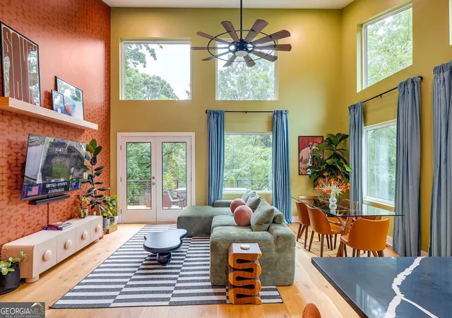 Photo 3 of Sale Pending at 1996 Phillips Dr Se, Atlanta, GA 30315 | MLS# 10806491 | Listing updated on 2026-09-02