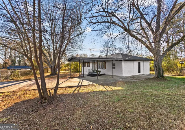 Photo 3 of Single family home for sale at 3658 Brookcrest Cir, Decatur, GA 30032 | MLS# 10802943 | Listing updated on 2026-08-31