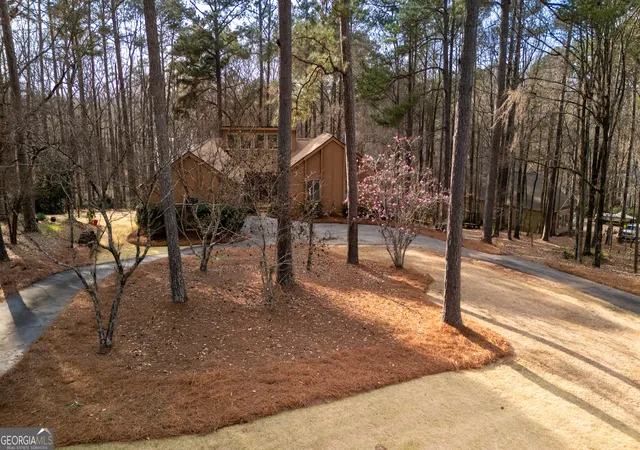 Photo 3 of Single family home for sale at 2005 Foxcroft Dr, Lagrange, GA 30240 | MLS# 10707020 | Listing updated on 2026-08-10