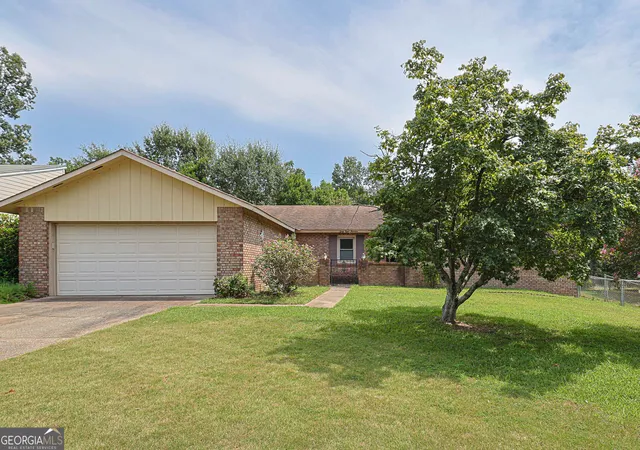 Photo 2 of Single family home for sale at 6814 Buckeye Wy, Columbus, GA 31904 | MLS# 10833357 | Listing updated on 2026-08-28