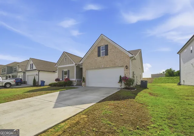 Photo 1 of Single family home for sale at 93 Royal Oak Dr Ne, Rome, GA 30165 | MLS# 10835090 | Listing updated on 2026-09-18