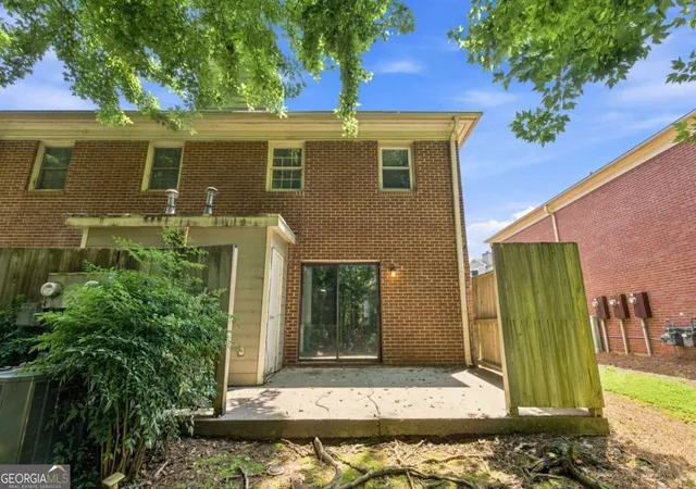 22nd image of 136 Sterling Ct, Alpharetta, GA 30004 | MLS# 10815068