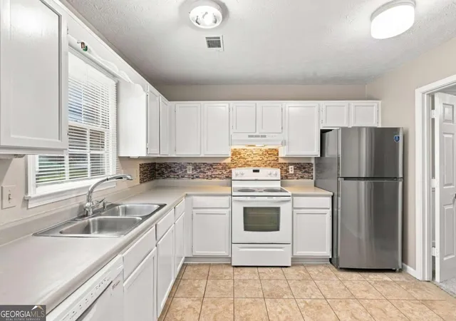 4th image of 136 Sterling Ct, Alpharetta, GA 30004 | MLS# 10815068