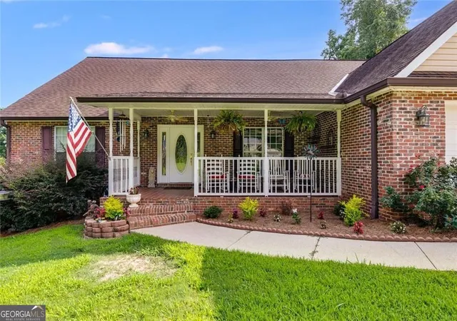 Photo 3 of Single family home for sale at 144 Bobs Dr, Mableton, GA 30126 | MLS# 10694417 | Listing updated on 2026-09-30