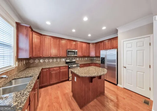 Photo 3 of Townhouse for sale at 3363 Cumberland Club Dr #16, Atlanta, GA 30339 | MLS# 10709844 | Listing updated on 2026-10-05