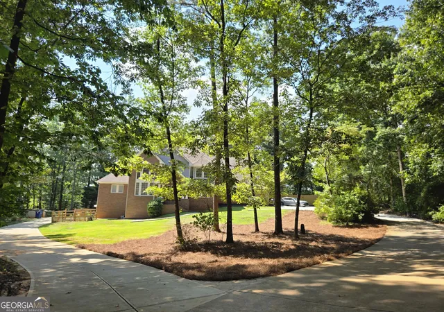 Photo 3 of Single family home for sale at 2453 Lost Valley Trl Se, Conyers, GA 30094 | MLS# 10824831 | Listing updated on 2026-09-17