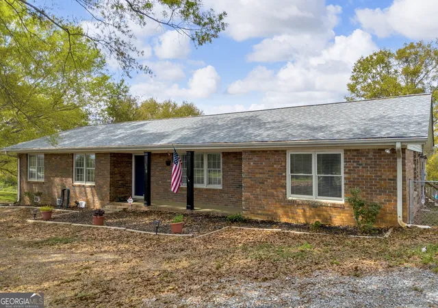 Homes for sale in Martin, GA | 450 N Clarks Creek Rd, Martin, GA 30557 | MLS# 10723777