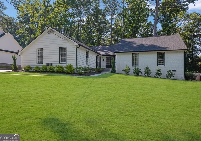 Photo 3 of Single family home for sale at 514 Dogwood Cir, Norcross, GA 30071 | MLS# 10804996 | Listing updated on 2026-09-03