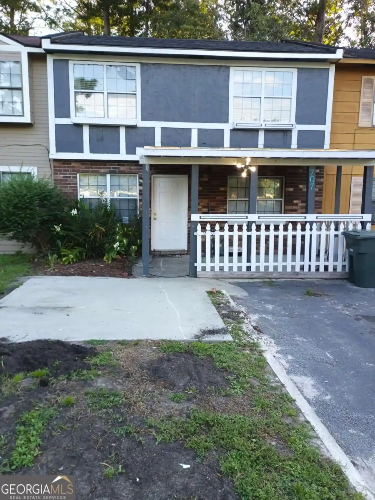 Photo 1 of Sale Pending at 707 Elaine St, Hinesville, GA 31313 | MLS# 10867398 | Listing updated on 2026-10-17