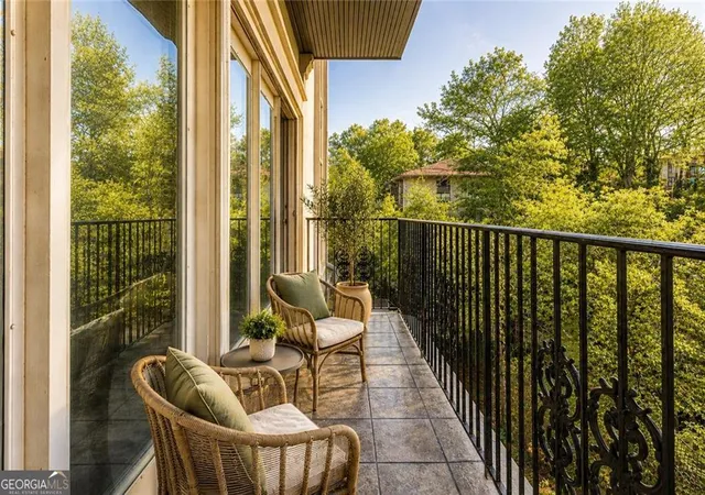 Homes for sale in Buckhead, GA | 3201 Lenox Rd, Buckhead, GA 30324