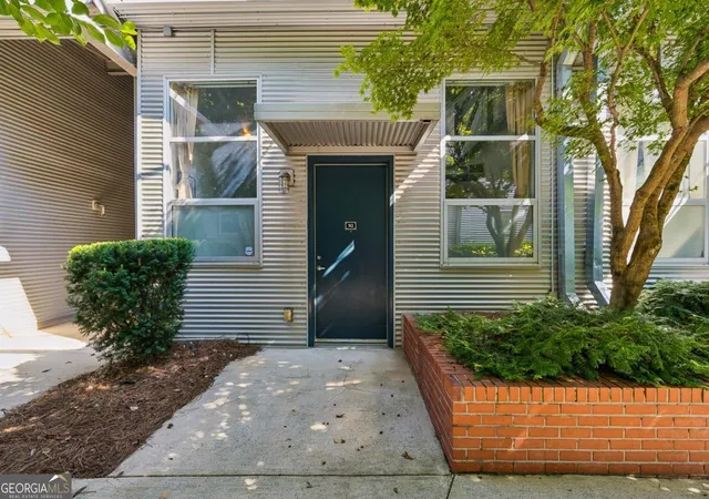 Homes for sale in Atlanta, GA | 400 Vlg Pkwy Ne, Atlanta, GA 30306