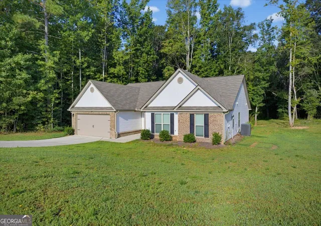 Photo 2 of Single family home for sale at 2320 Spring Brook Dr, Monroe, GA 30655 | MLS# 10832472 | Listing updated on 2026-09-27