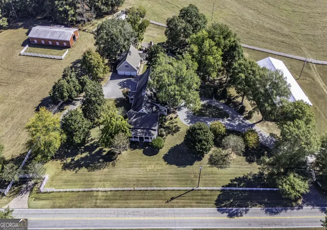 Photo 3 of Mansion for sale at 1170 Lowell Rd, Carrollton, GA 30116 | MLS# 10630490 | Listing updated on 2025-10-28