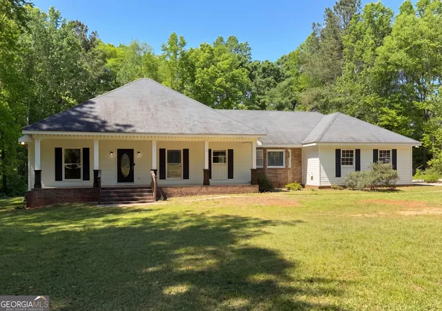 Photo 1 of Single family home for sale at 213 Carl Parker Rd, Hampton, GA 30228 | MLS# 10735984 | Listing updated on 2026-09-19