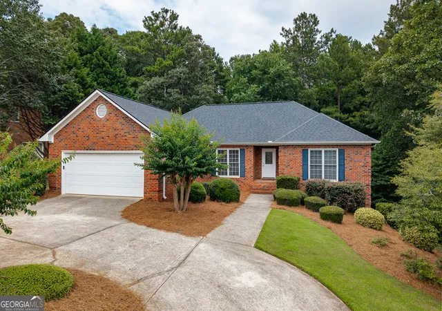 Photo 1 of Single family home for sale at 825 Saint Ives Ln, Athens, GA 30606 | MLS# 10792038 | Listing updated on 2026-07-10