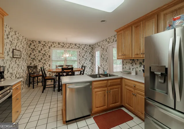 Photo 2 of Single family home for sale at 825 Saint Ives Ln, Athens, GA 30606 | MLS# 10792038 | Listing updated on 2026-07-10