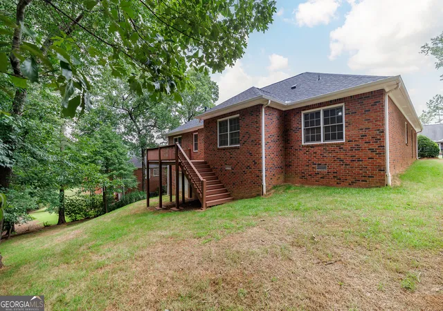 Photo 4 of Single family home for sale at 825 Saint Ives Ln, Athens, GA 30606 | MLS# 10792038 | Listing updated on 2026-07-10