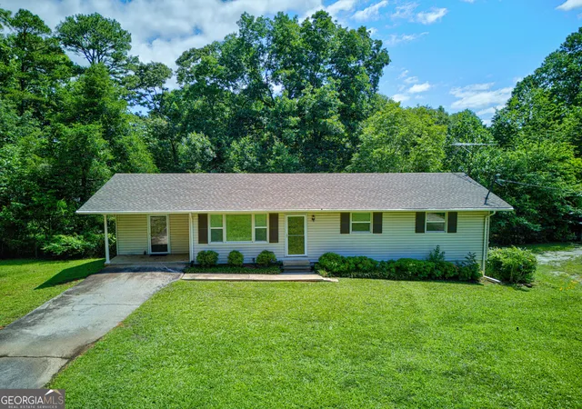 Photo 2 of Single family home for sale at 451 Defoor Rd, Toccoa, GA 30577 | MLS# 10794474 | Listing updated on 2026-08-09