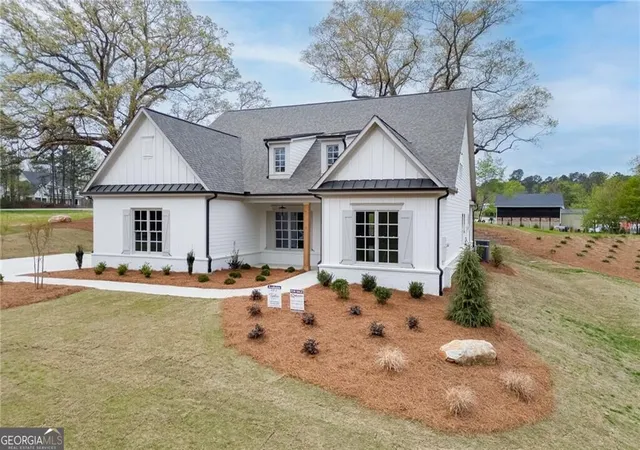 Photo 3 of Single family home for sale at 8145 Heardsville Ct, Cumming, GA 30028 | MLS# 10828517 | Listing updated on 2026-09-03