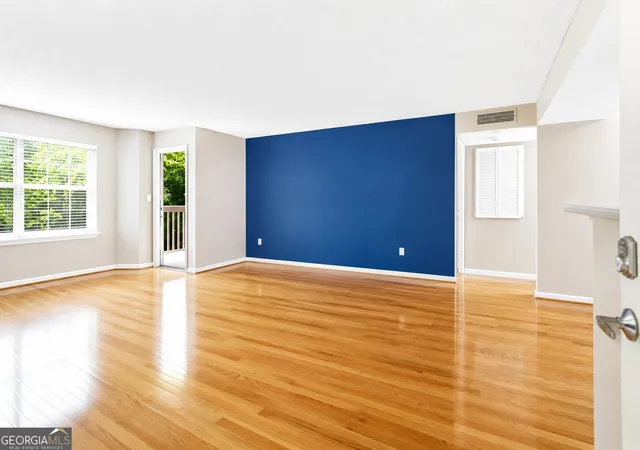 Photo 2 of Condo for sale at 3069 Chastain Park Ct Ne, Atlanta, GA 30342 | MLS# 10779446 | Listing updated on 2026-08-28