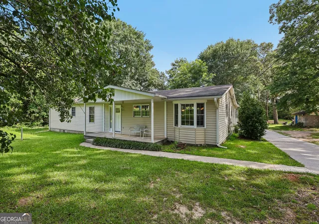 Photo 3 of Sale Pending at 1615 New Hope Rd, Lawrenceville, GA 30045 | MLS# 10811796 | Listing updated on 2026-08-17