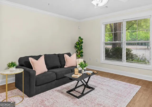 Listing Photo 5 - Condo for sale in building located at 1035 Barnett Shls Rd, Athens, GA 30605 - Unit #913