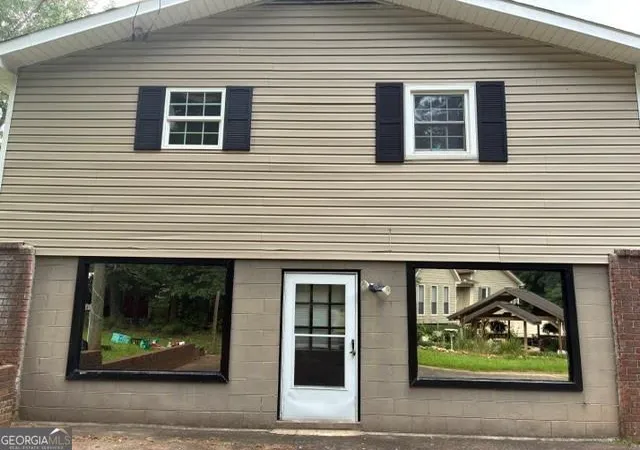 Photo 2 of Single family home for sale at 6558 Se Apache Ln, Douglasville, GA 30135 | MLS# 10803913 | Listing updated on 2026-10-20