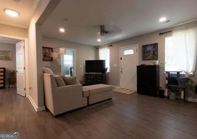 2nd image of 933 Byron Dr Sw, Atlanta, GA 30310 | MLS# 10816965