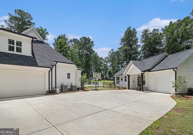 Photo 3 of Single family home for sale at 1229 Dean Hill Rd, Monroe, GA 30655 | MLS# 10823339 | Listing updated on 2026-09-20