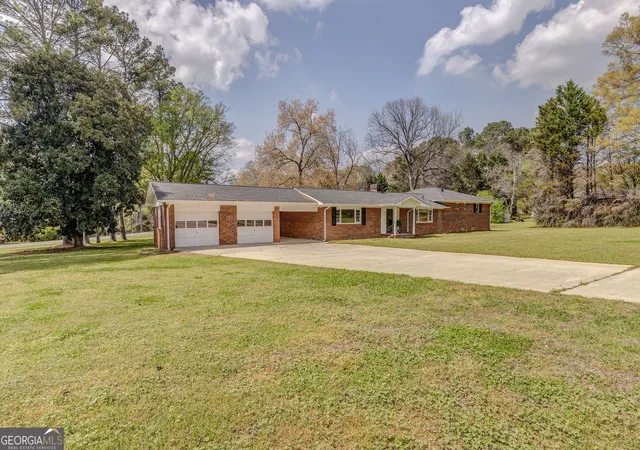 Homes for sale in Cedartown, GA | 207 John Phillips Rd, Cedartown, GA 30125 | MLS# 10723723