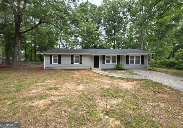 Photo 1 of Sale Pending at 450 Glenwood Dr, Monroe, GA 30655 | MLS# 10773663 | Listing updated on 2026-09-11