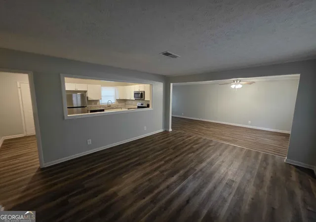Photo 2 of Sale Pending at 450 Glenwood Dr, Monroe, GA 30655 | MLS# 10773663 | Listing updated on 2026-09-11