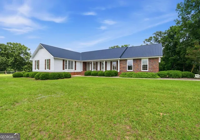 Homes for sale in Mcintyre, GA | 390 Dedrick Rd, Mcintyre, GA 31054 | MLS# 10785211