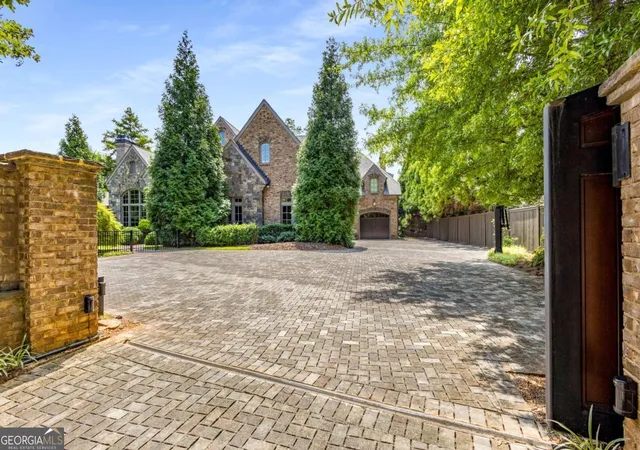 Photo 4 of Single family home for sale at 56 Mount Paran Rd, Sandy Springs, GA 30327 | MLS# 10609028 | Listing updated on 2026-01-05