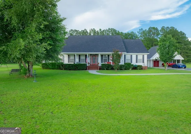 Homes for sale in Blackshear, GA | 1318 Whitney Lake Rd, Blackshear, GA 31516 | MLS# 10800357