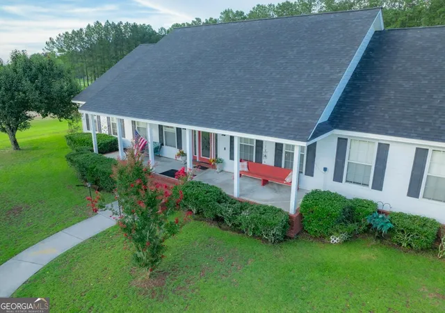 Homes for sale in Blackshear, GA | 1318 Whitney Lake Rd, Blackshear, GA 31516 | MLS# 10800357