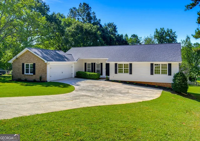 Photo 2 of Single family home for sale at 1691 Bentwood Dr Sw, Lilburn, GA 30047 | MLS# 10833903 | Listing updated on 2026-09-10