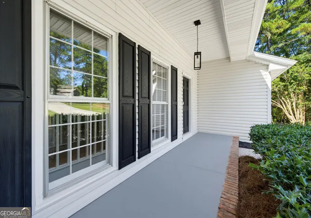 Photo 3 of Single family home for sale at 1691 Bentwood Dr Sw, Lilburn, GA 30047 | MLS# 10833903 | Listing updated on 2026-09-10