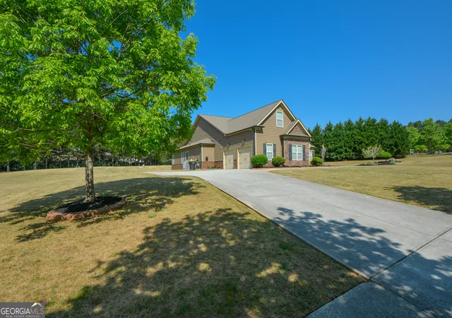Photo 4 of Single family home for sale at 125 Haddonstone Dr, Fayetteville, GA 30215 | MLS# 10742323 | Listing updated on 2026-08-17