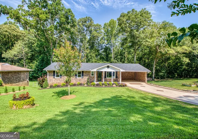 2nd image of 27 Lynhaven Dr, Newnan, GA 30263 | MLS# 10800907