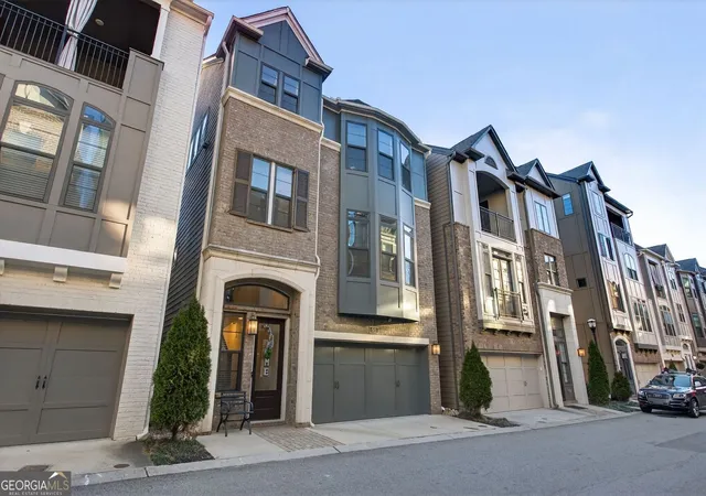 Photo 2 of Single family home for sale at 513 Broadview Pl Ne, Atlanta, GA 30324 | MLS# 10827481 | Listing updated on 2026-08-31