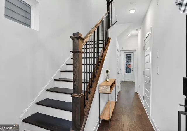 Photo 3 of Single family home for sale at 513 Broadview Pl Ne, Atlanta, GA 30324 | MLS# 10827481 | Listing updated on 2026-08-31