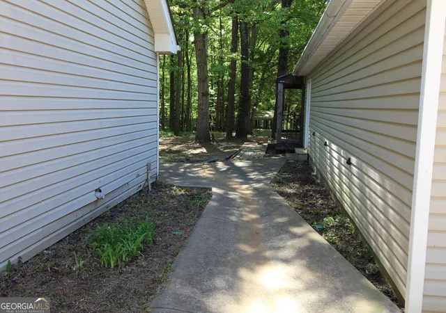 Photo 4 of Single family home for sale at 1593 Highway 82, Winder, GA 30680 | MLS# 10733633 | Listing updated on 2026-09-13