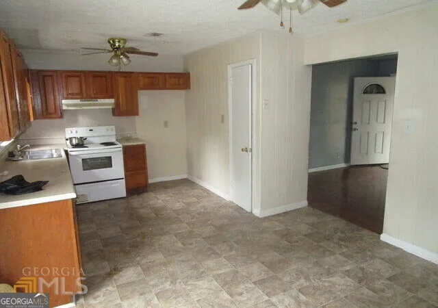 Photo 3 of Single family home for sale at 4300 Essex Rd, Macon, GA 31206 | MLS# 10822331 | Listing updated on 2026-08-23