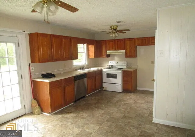 Photo 4 of Single family home for sale at 4300 Essex Rd, Macon, GA 31206 | MLS# 10822331 | Listing updated on 2026-08-23
