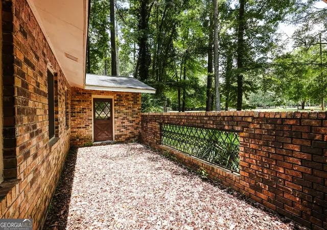 Photo 2 of Single family home for sale at 320 Kings Rd, Athens, GA 30606 | MLS# 10804653 | Listing updated on 2026-09-15
